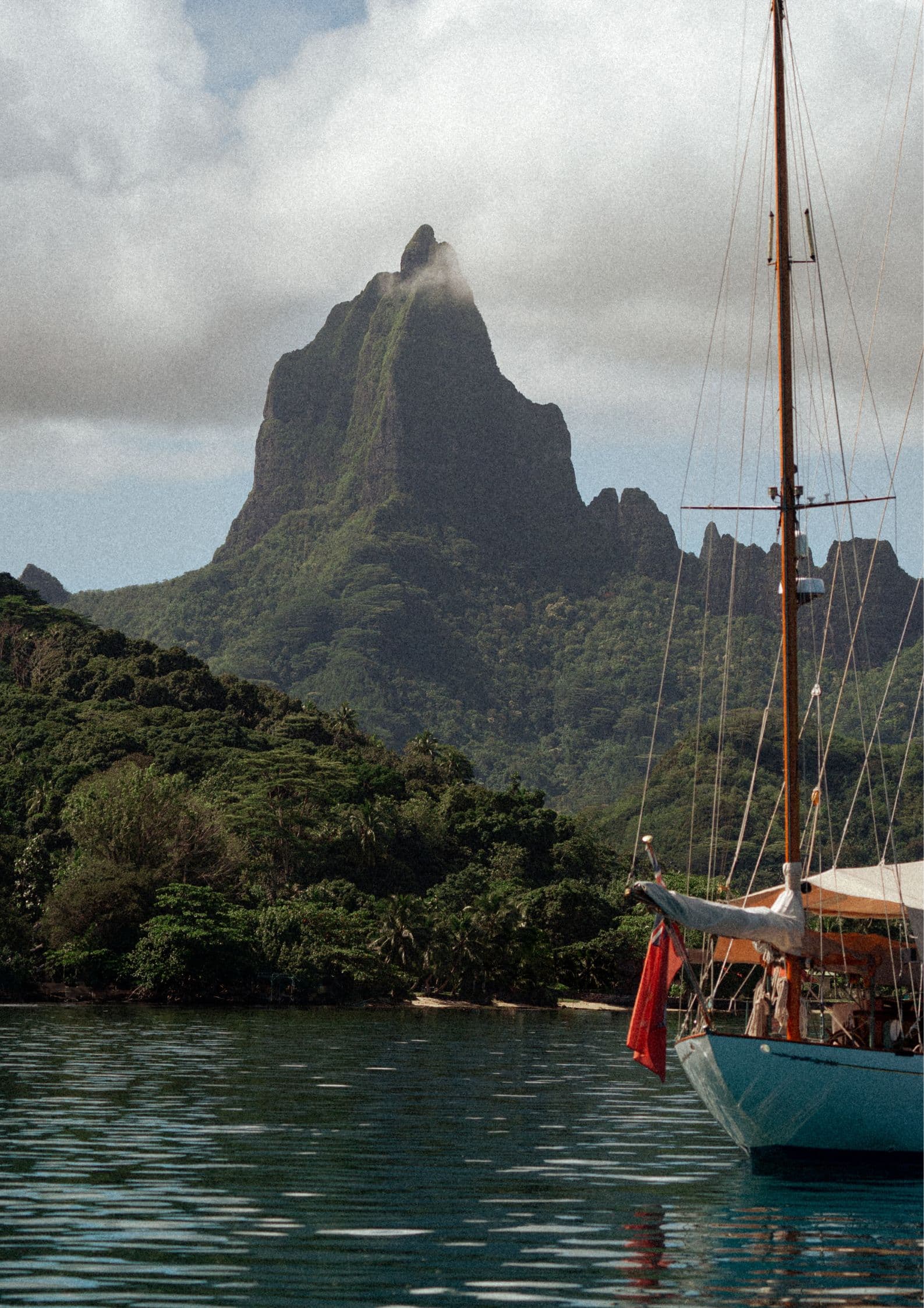 Mo'orea: Exploring Paradise